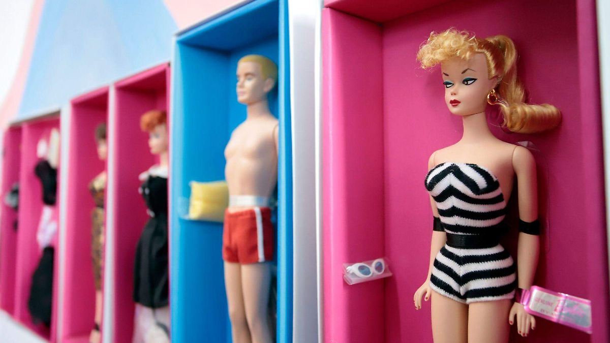 Fabrica de muñecas barbie sales